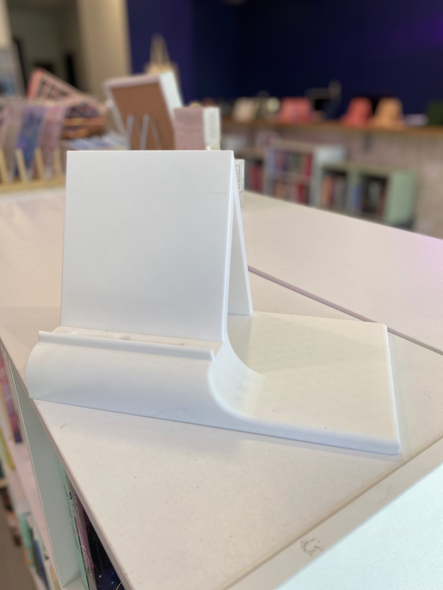 Jasper E-Book Charging Stand